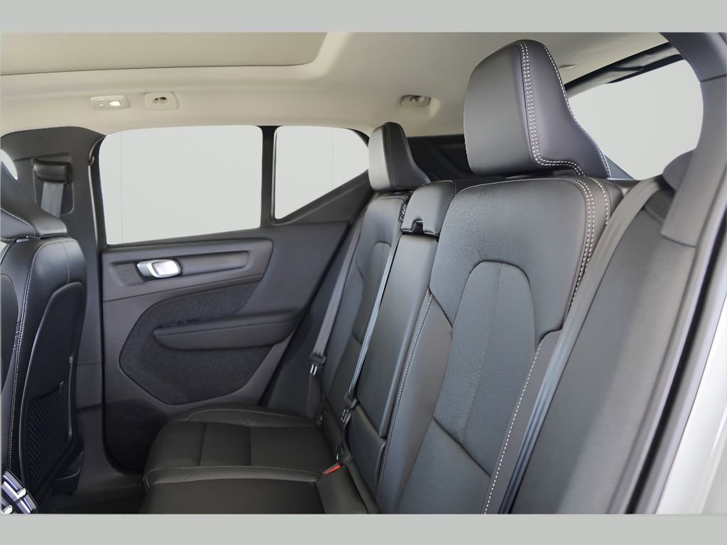 New 2025 Volvo XC40 B5 Ultra w/ Protection Package image 19