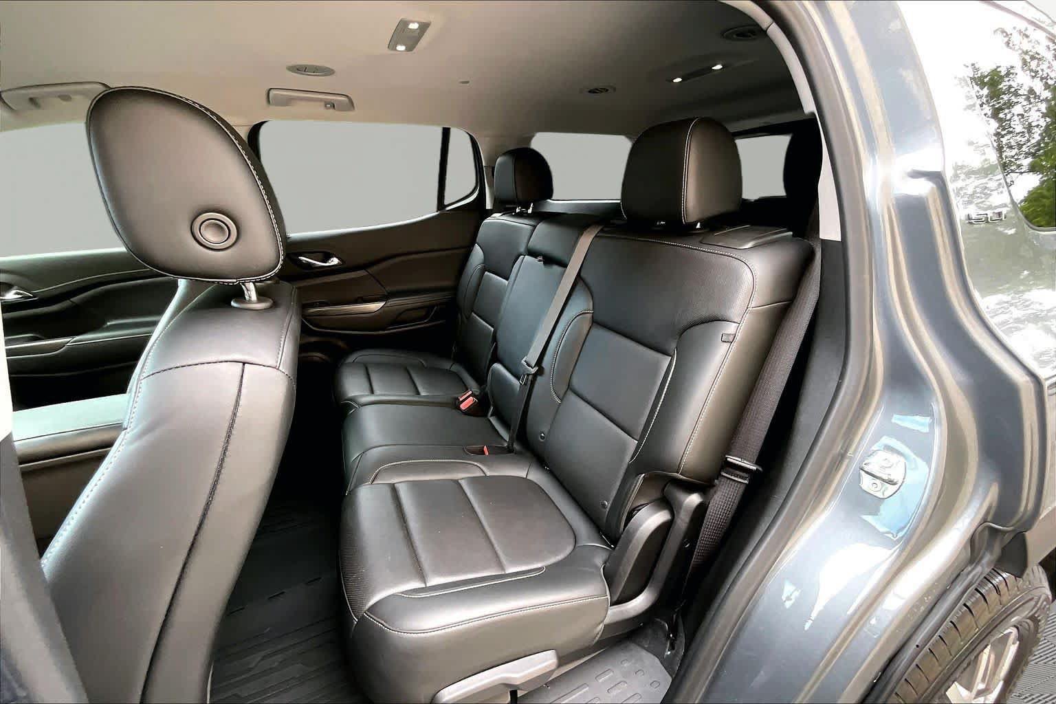 Used 2021 GMC Acadia SLT w/ LPO, Floor Liner Package FWD image 21