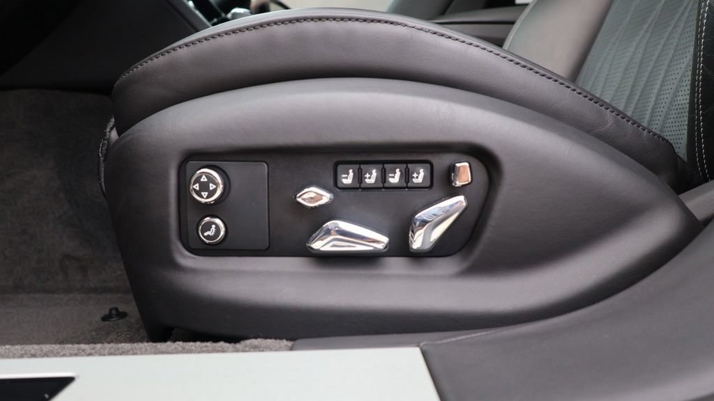 Used 2022 Bentley Flying Spur V8 AWD/4WD image 28