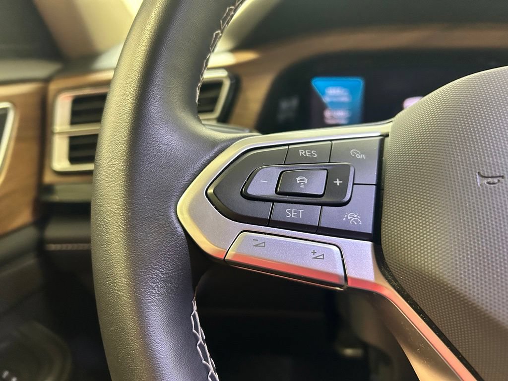 Used 2024 Volkswagen Atlas SE AWD/4WD image 10