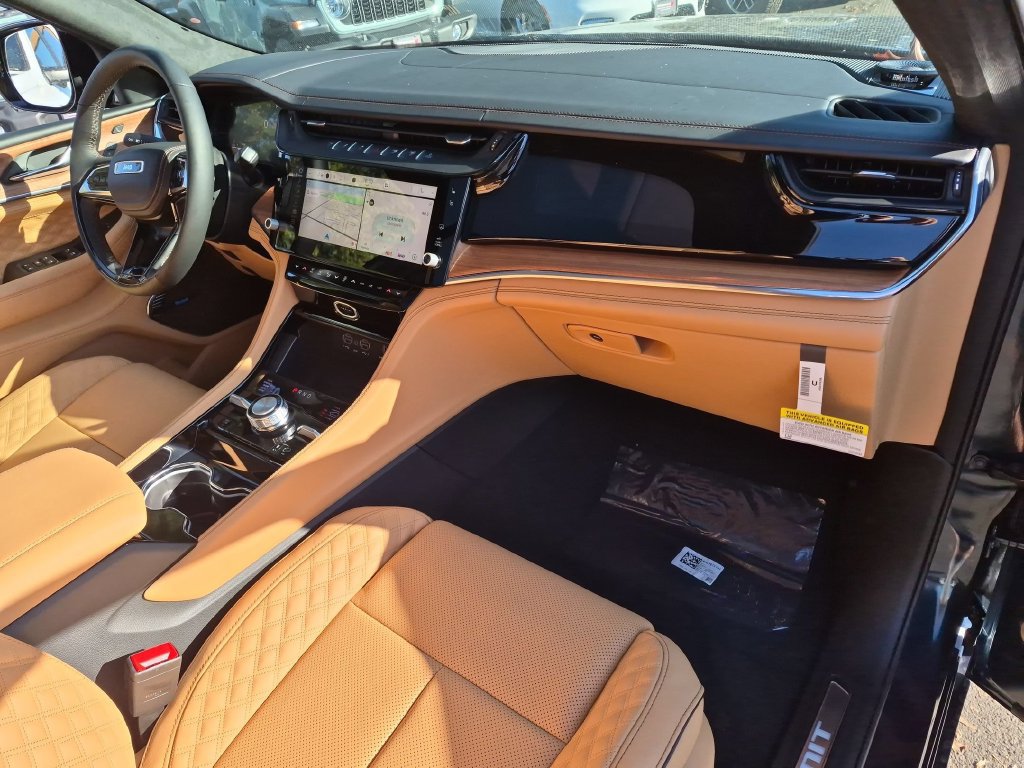 New 2027 Jeep Grand Cherokee Summit AWD/4WD image 17