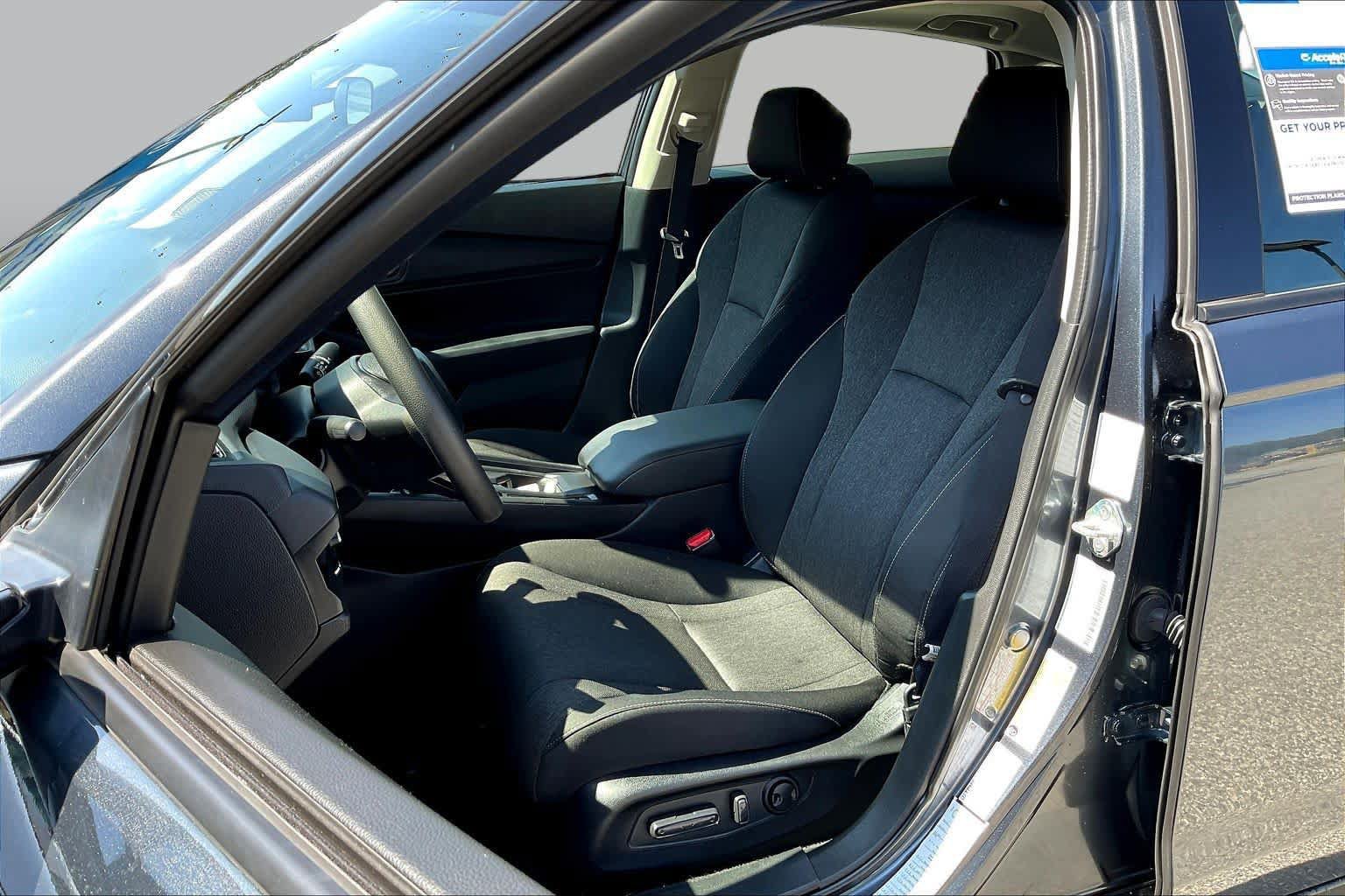 Used 2025 Honda Accord SE image 8