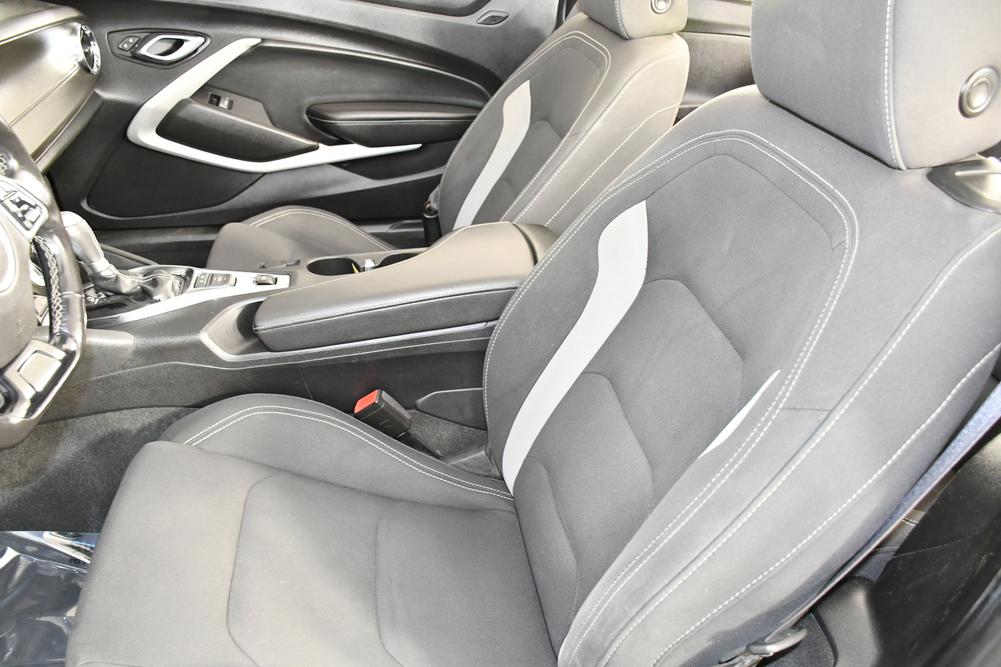 Used 2020 Chevrolet Camaro LT image 39