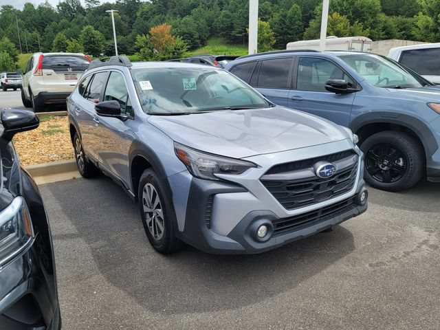 Used 2023 Subaru Outback Premium AWD/4WD image 3