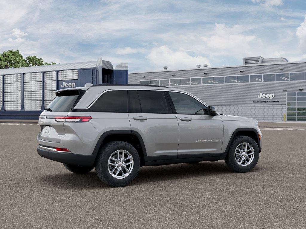 New 2026 Jeep Grand Cherokee Laredo X RWD image 4