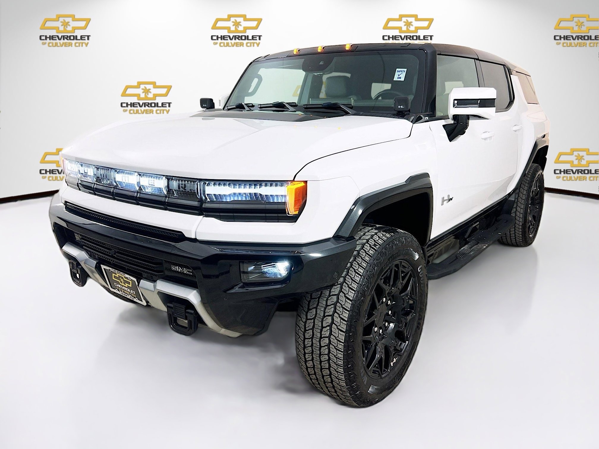 Used 2024 GMC Hummer EV 2X w/ LPO, Illumination Package image 3