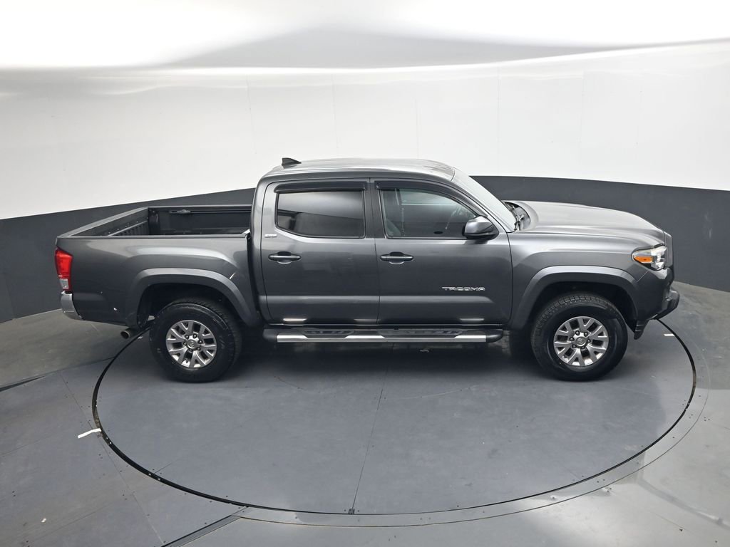 Used 2016 Toyota Tacoma SR5 w/ SR5 Appearance Package (SN) image 23