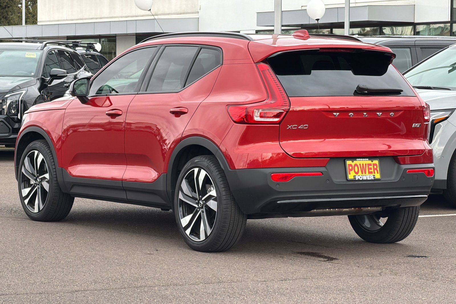 Used 2025 Volvo XC40 B5 Ultra w/ Climate Package image 6