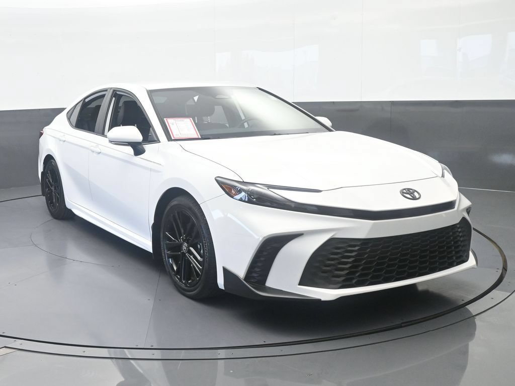 Used 2026 Toyota Camry SE FWD image 9