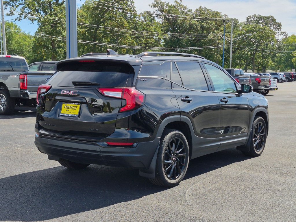 Used 2024 GMC Terrain SLT w/ Infotainment Package II AWD/4WD image 7