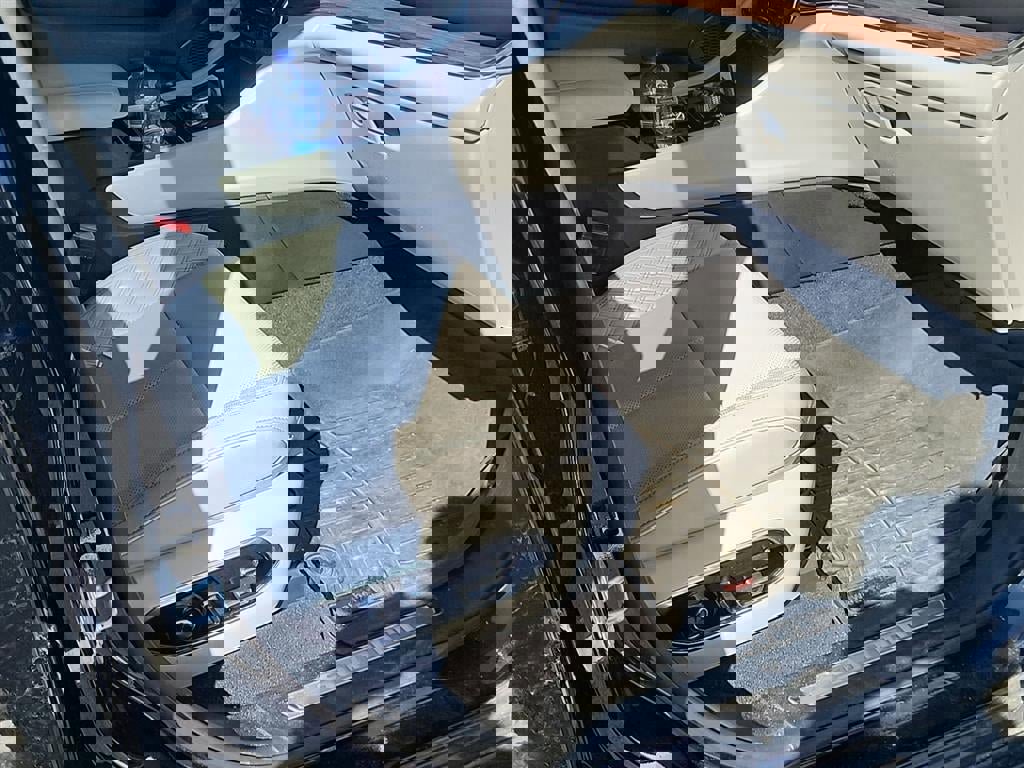 Used 2021 Jeep Grand Cherokee L Summit w/ Advanced Protech Group IV image 28