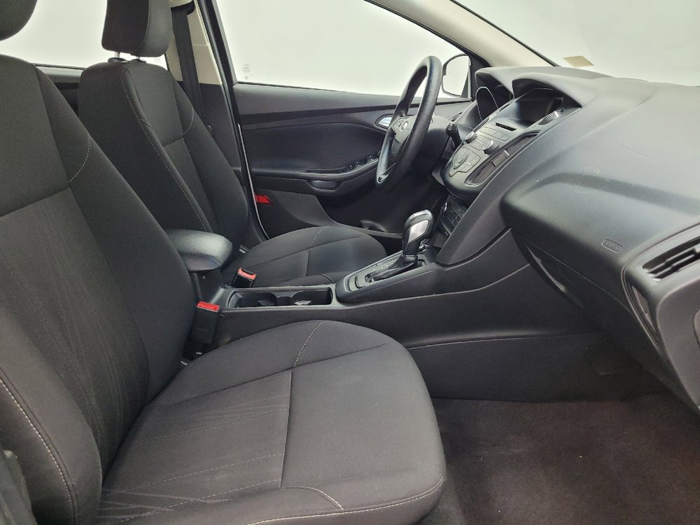 Used 2016 Ford Focus SE FWD image 21