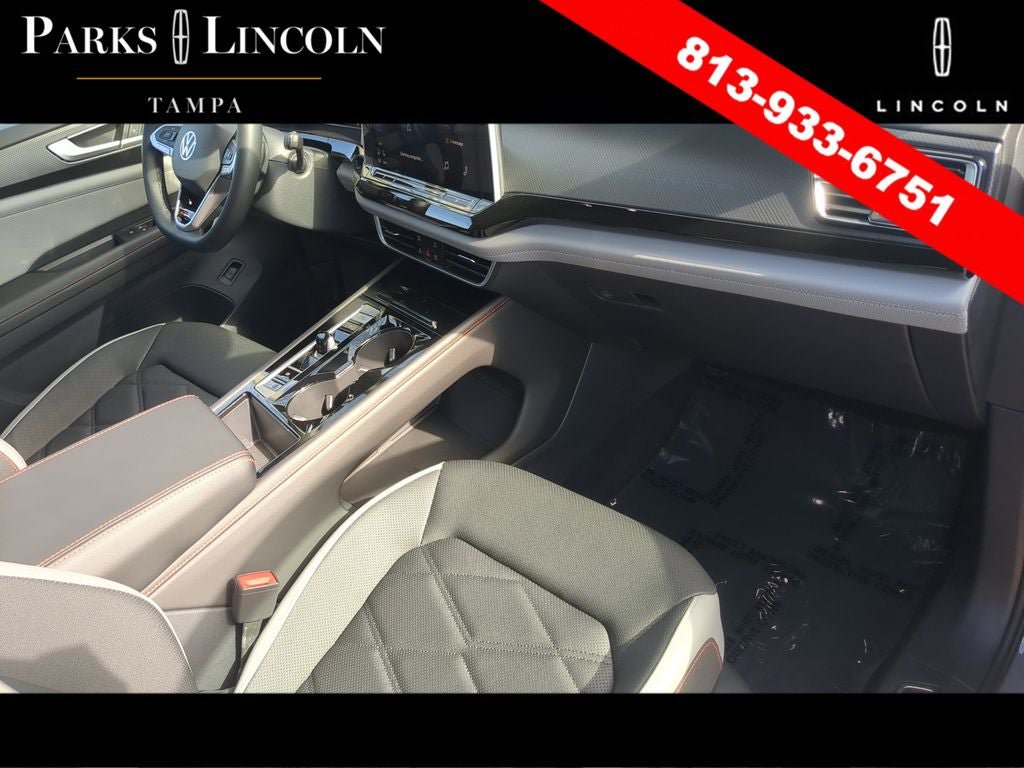 Used 2025 Volkswagen Atlas Peak Edition SE AWD/4WD image 12