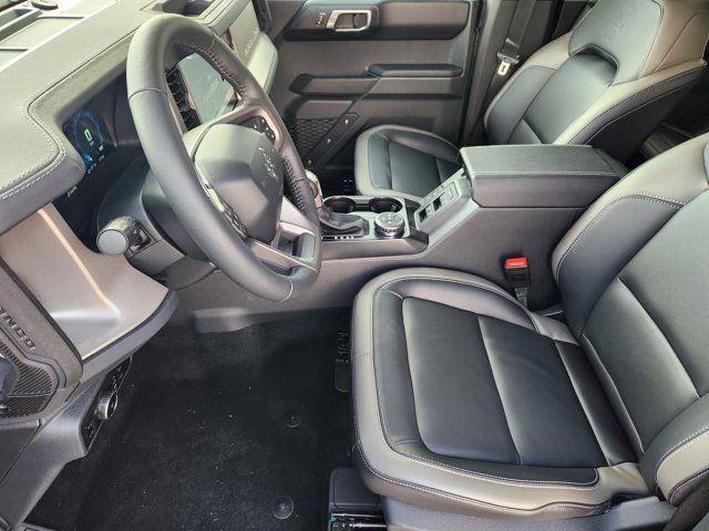 New 2025 Ford Bronco Outer Banks image 9