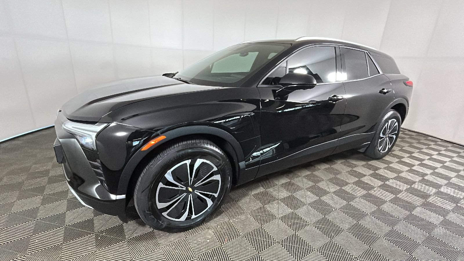 Used 2024 Chevrolet Blazer EV LT AWD/4WD image 8