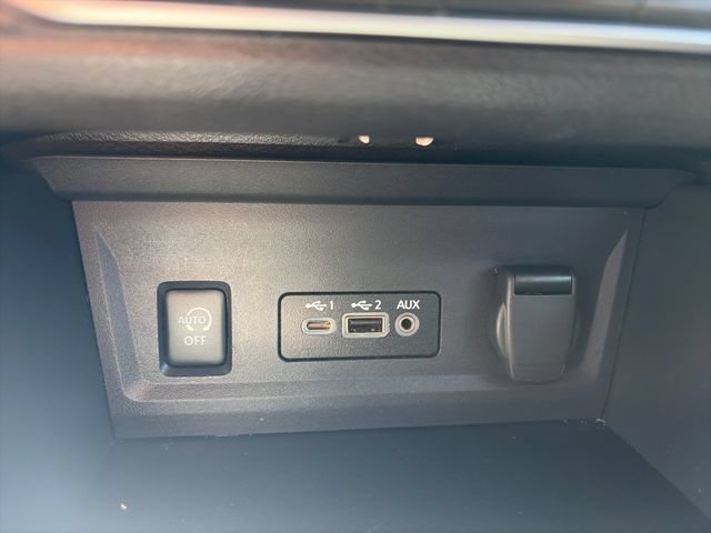 Used 2024 Nissan Sentra SV FWD image 18