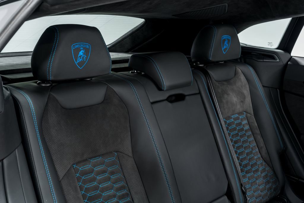 Used 2023 Lamborghini Urus S image 34