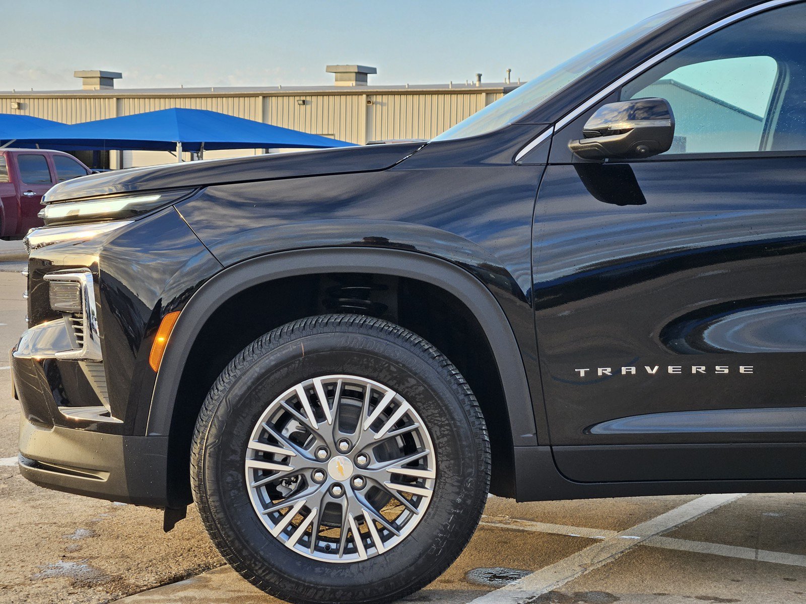New 2027 Chevrolet Traverse LT w/ Driver Confidence Package FWD image 6