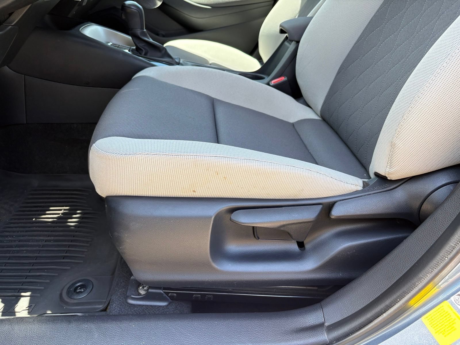 Used 2024 Toyota Corolla LE FWD image 25