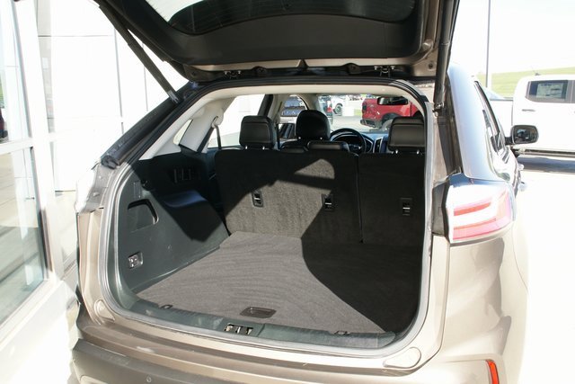 Used 2019 Ford Edge Titanium image 29