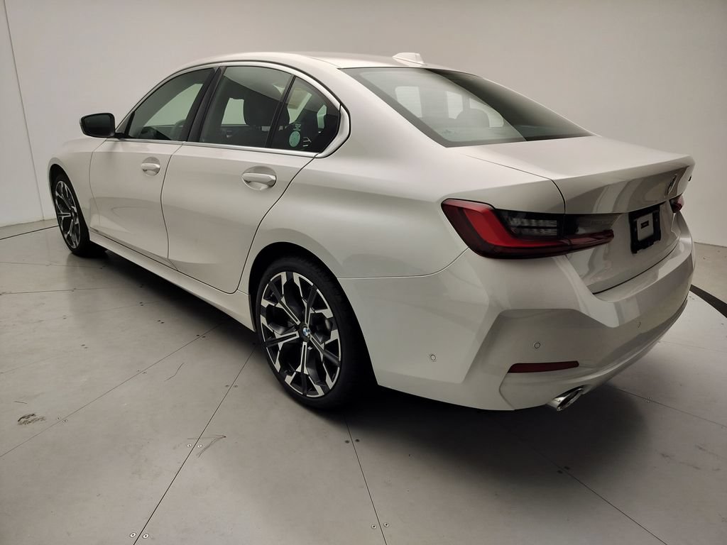 Certified 2025 BMW 330i Sedan RWD image 4