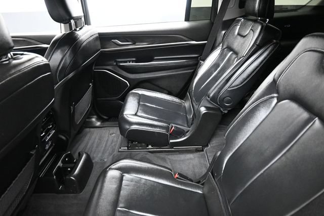 Used 2021 Jeep Grand Cherokee L Limited AWD/4WD image 25