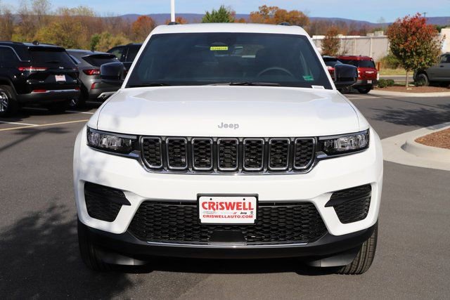 New 2025 Jeep Grand Cherokee Laredo X w/ Luxury Tech Group I AWD/4WD image 6