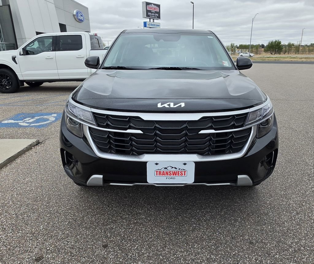 Used 2026 Kia Seltos LX AWD/4WD image 3