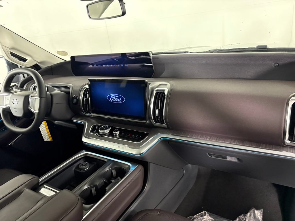 New 2026 Ford Expedition Platinum w/ Platinum Ultimate Package AWD/4WD image 47