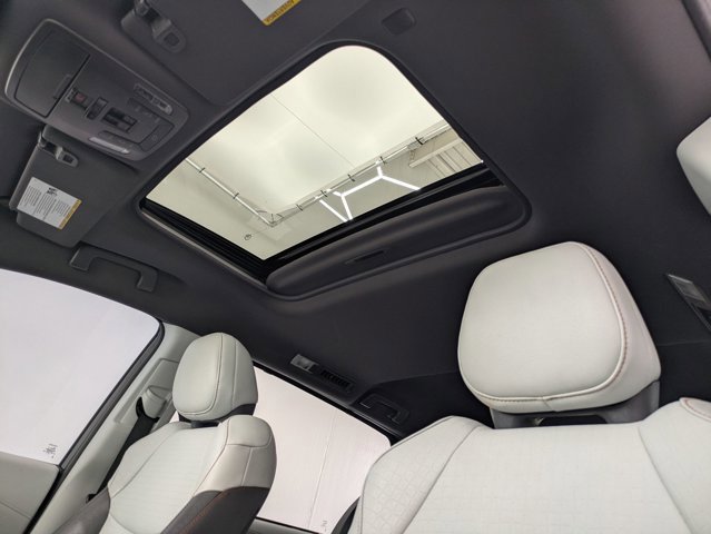 Used 2021 Toyota Sienna XSE w/ XSE Plus Package image 16