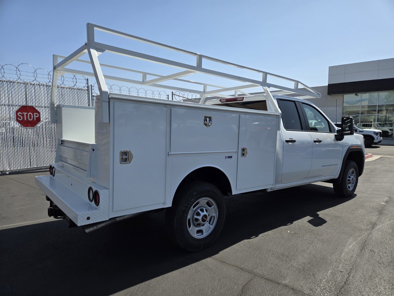 New 2025 GMC Sierra 2500 Pro w/ Convenience Package image 4