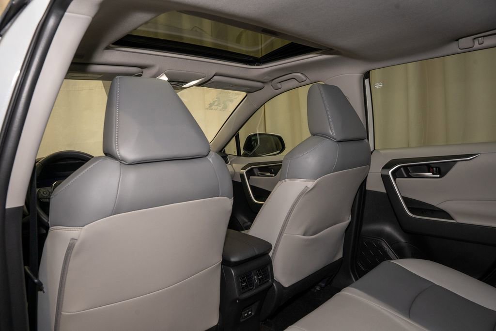 Used 2024 Toyota RAV4 XLE Premium image 10