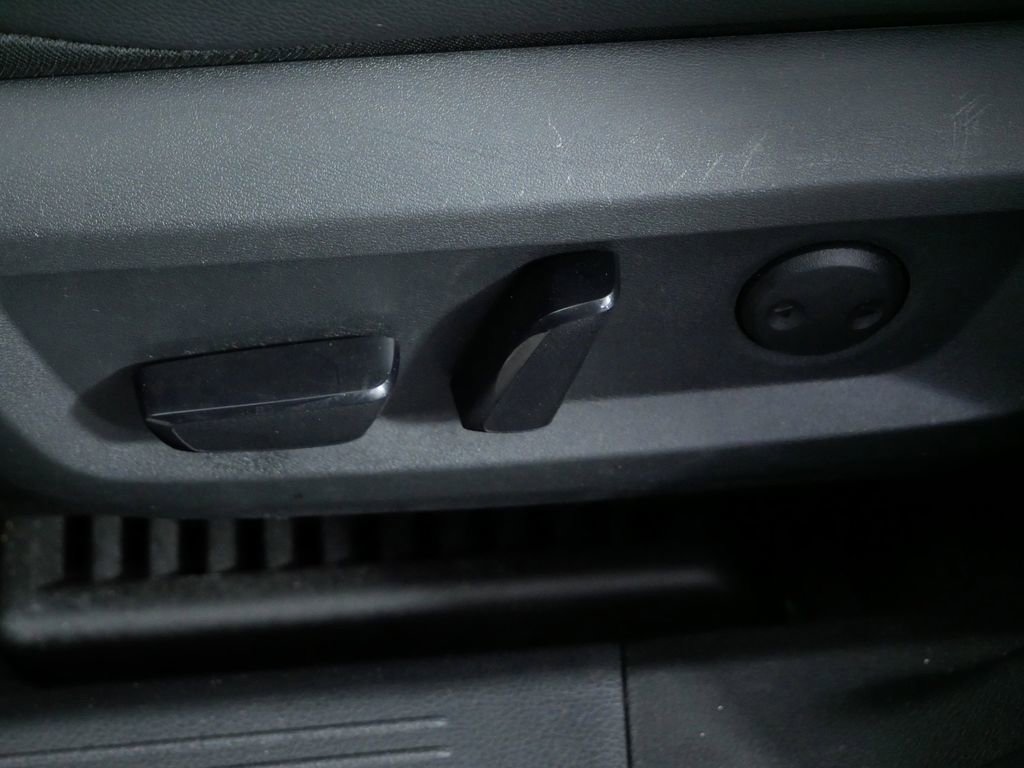 Used 2022 Nissan Rogue SL w/ SL Premium Package image 18