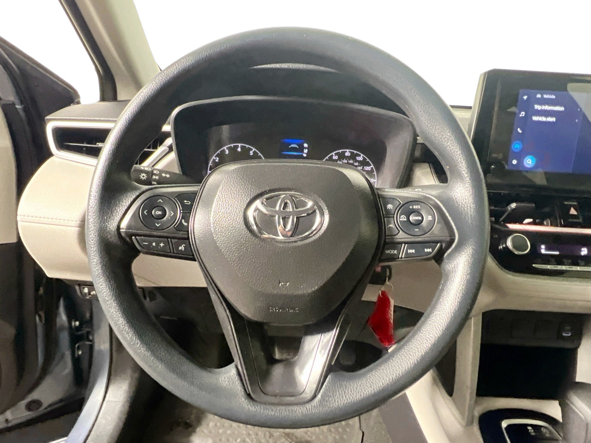 Used 2025 Toyota Corolla Cross L FWD image 17