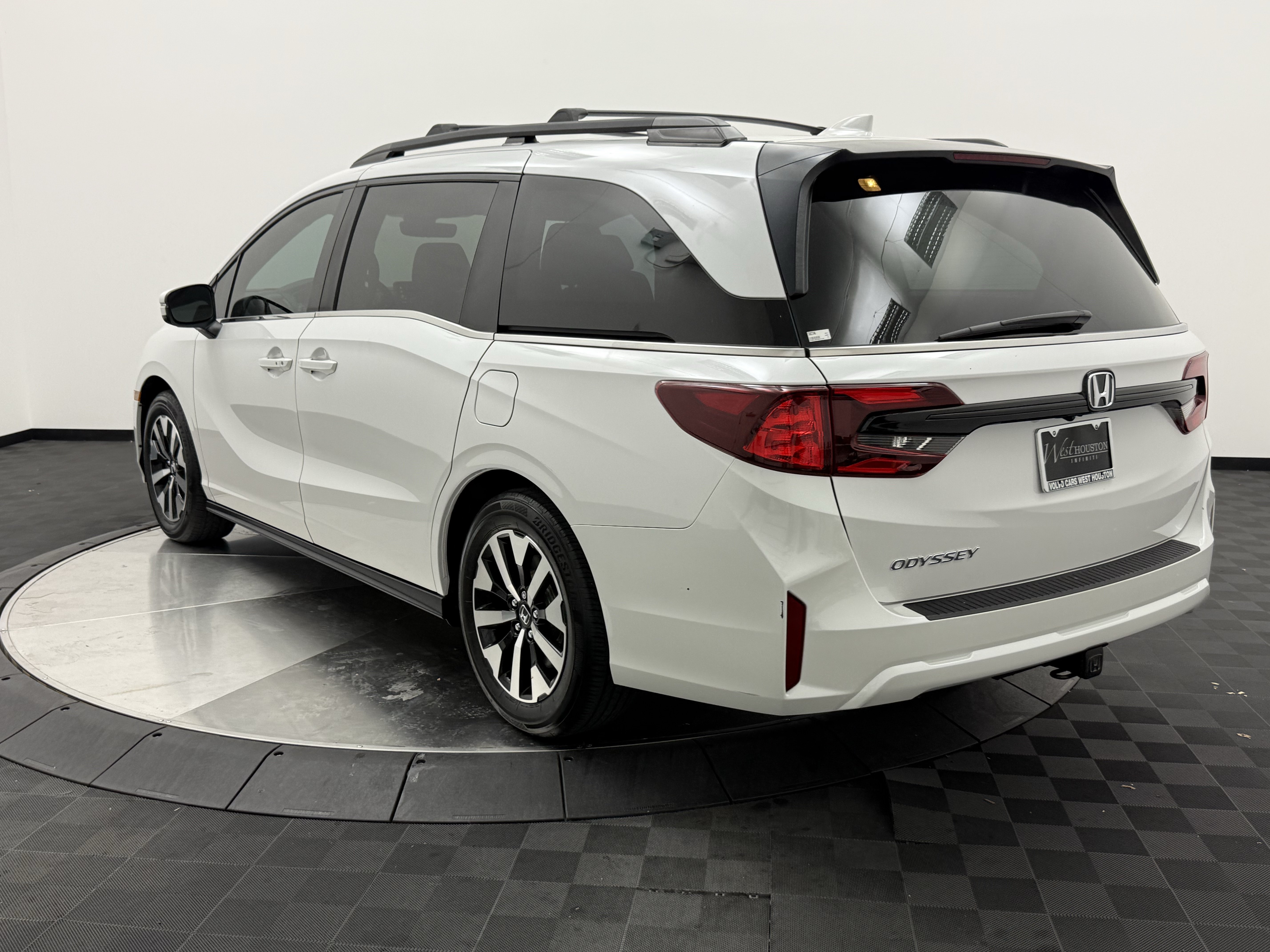 Used 2025 Honda Odyssey EX-L image 5