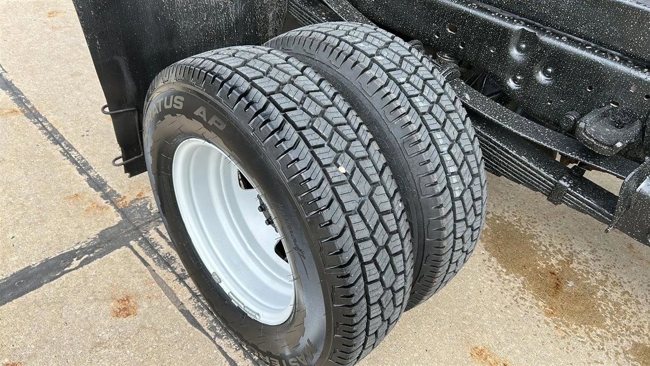 Used 2015 Ford F350 XL w/ Snow Plow Prep Package image 42