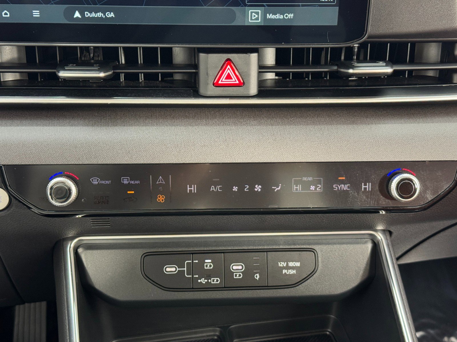 Used 2025 Kia Carnival EX FWD image 32