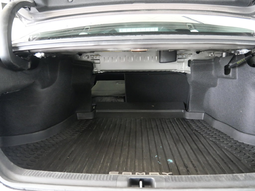 Used 2020 Toyota Camry SE FWD image 27