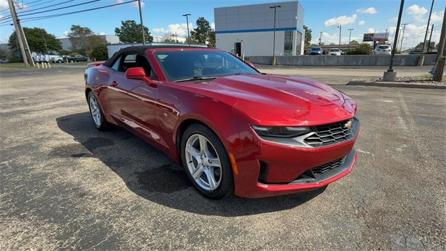 Used 2023 Chevrolet Camaro LT image 2