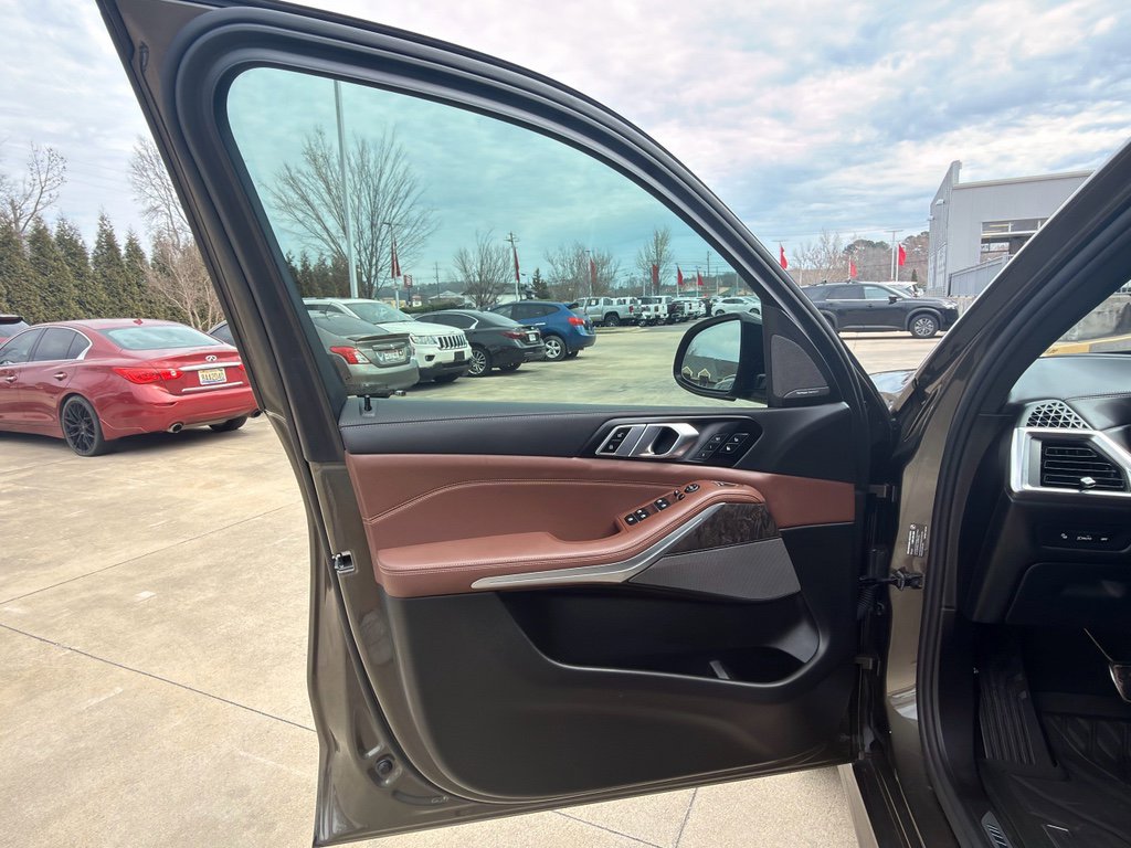 Used 2026 BMW X5 sDrive40i w/ M Sport Package image 9