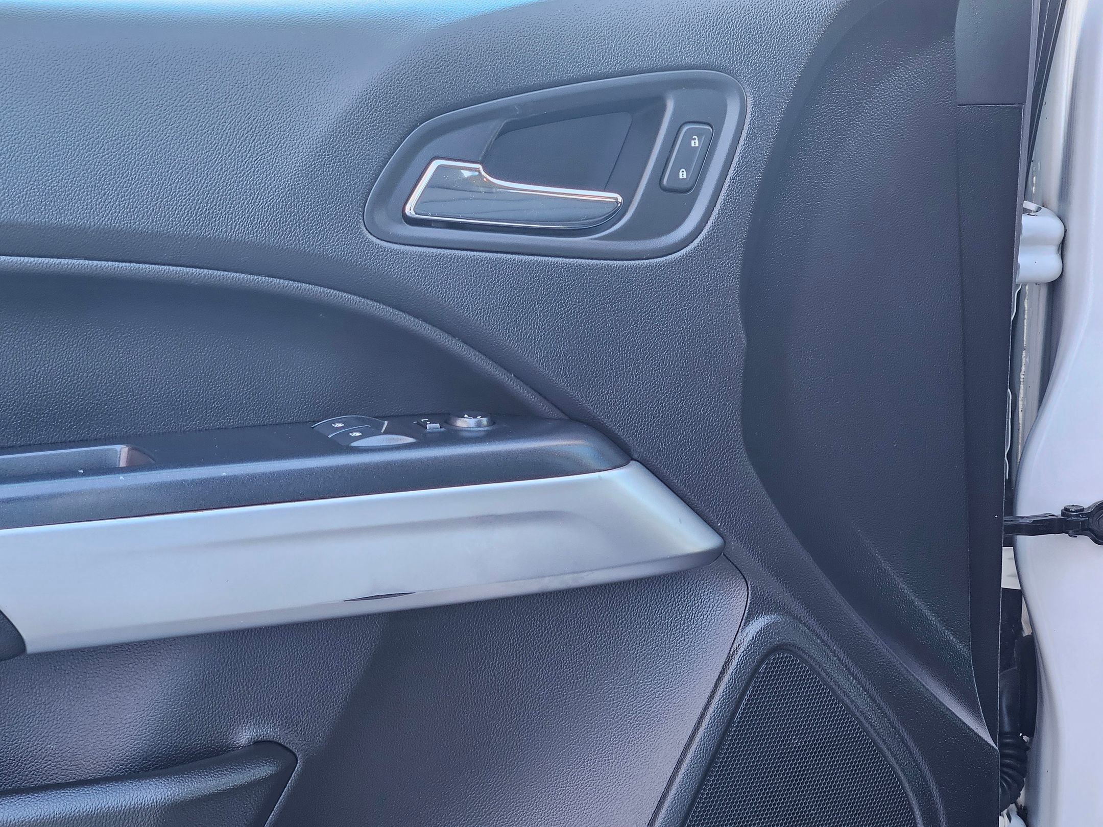 Used 2020 Chevrolet Colorado LT w/ Safety Package image 18