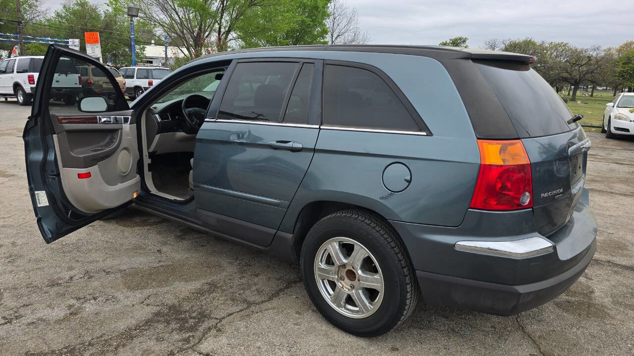 Used 2005 Chrysler Pacifica Touring image 10