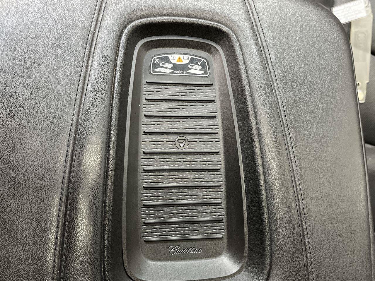 Used 2019 Cadillac Escalade Luxury AWD/4WD image 29