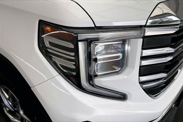 Used 2022 GMC Sierra 1500 SLT w/ SLT Premium Plus Package AWD/4WD image 28