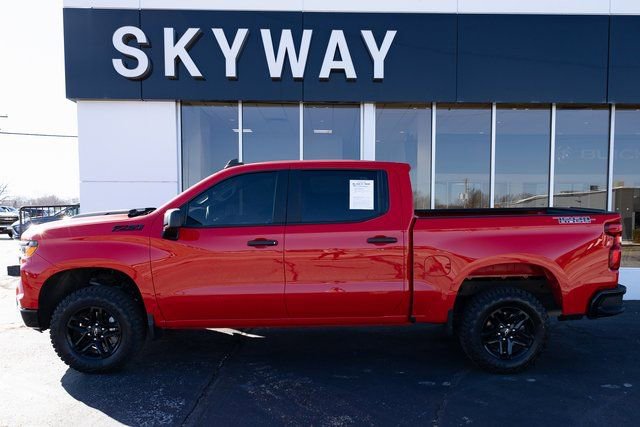 Used 2023 Chevrolet Silverado 1500 Custom Trail Boss w/ LPO, Dark Essentials Package image 2