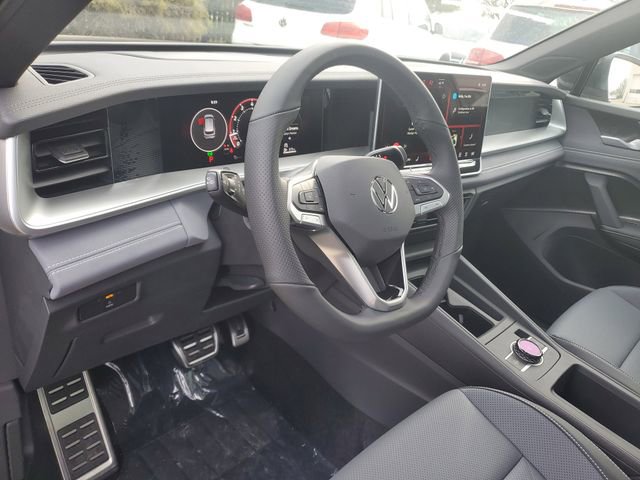 New 2026 Volkswagen Tiguan SE R-Line image 19