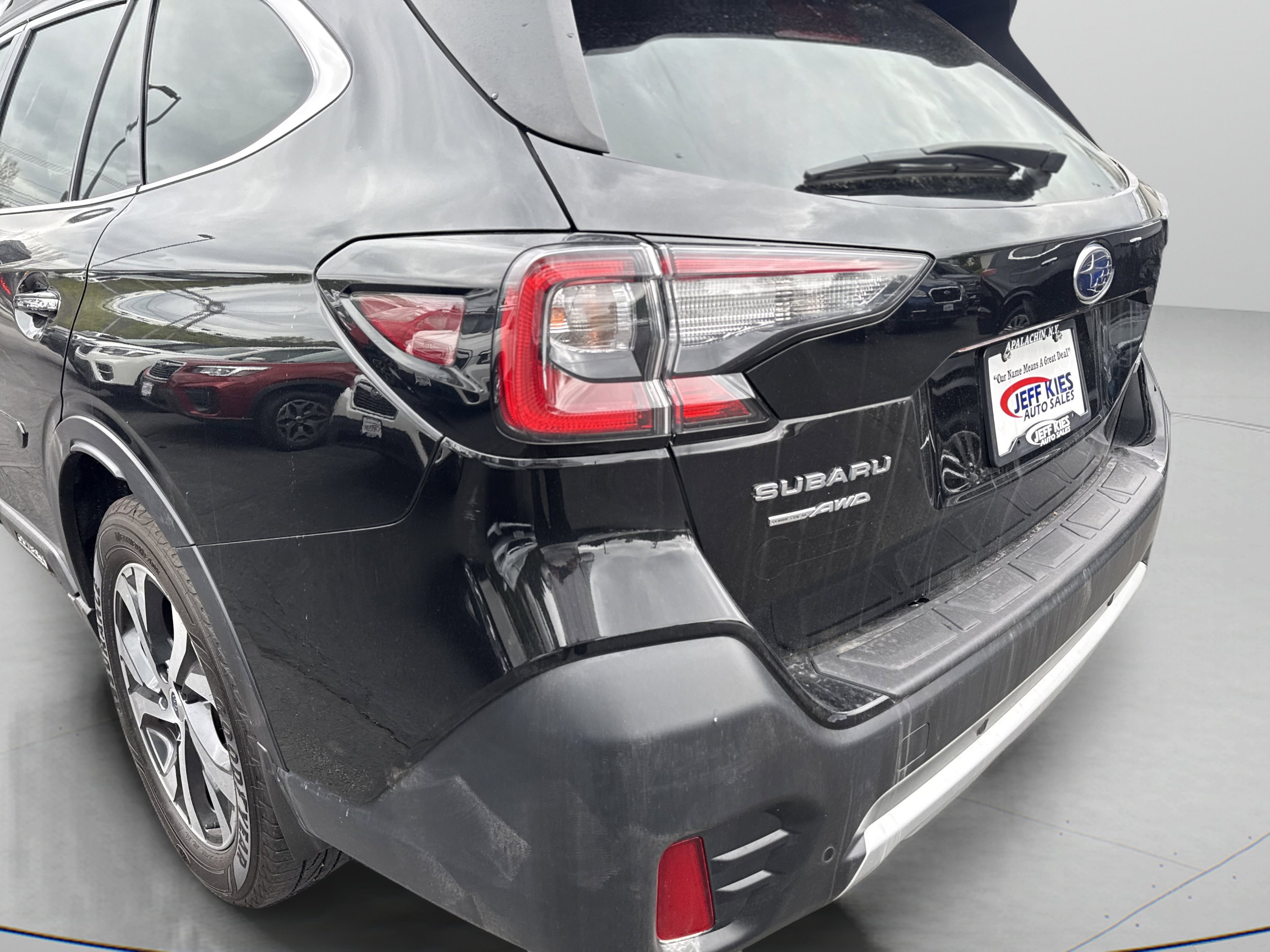 Used 2021 Subaru Outback Touring XT AWD/4WD image 7