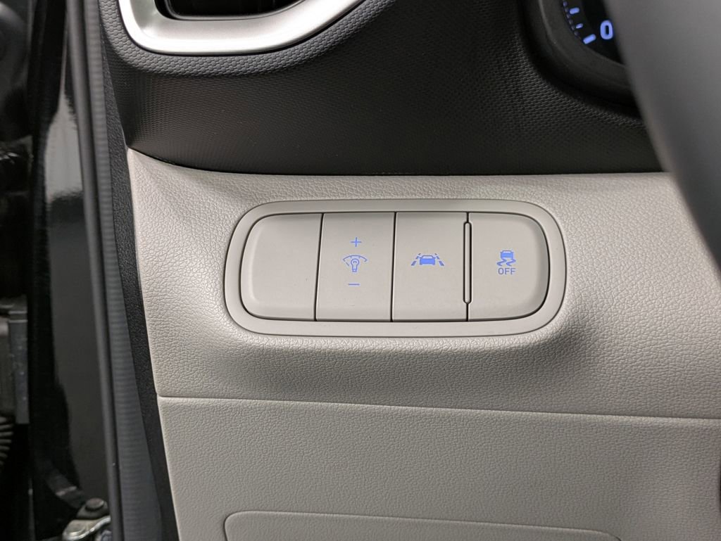 Used 2021 Hyundai Venue SEL w/ Premium Package image 23