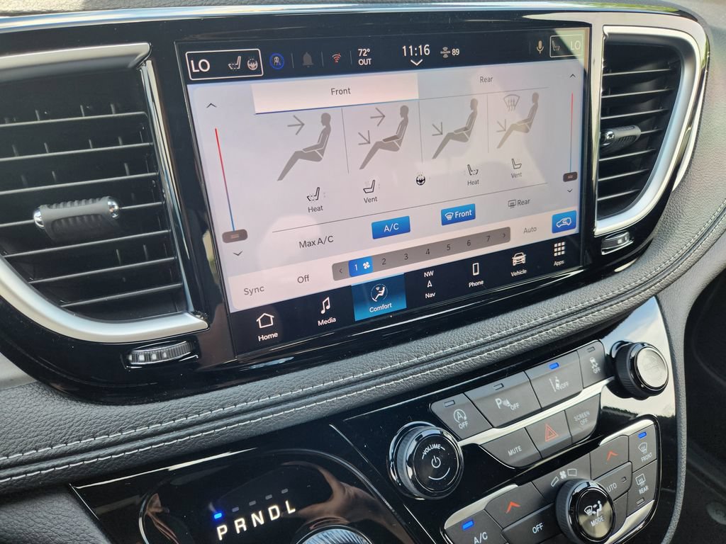 New 2026 Chrysler Pacifica Limited AWD/4WD image 15
