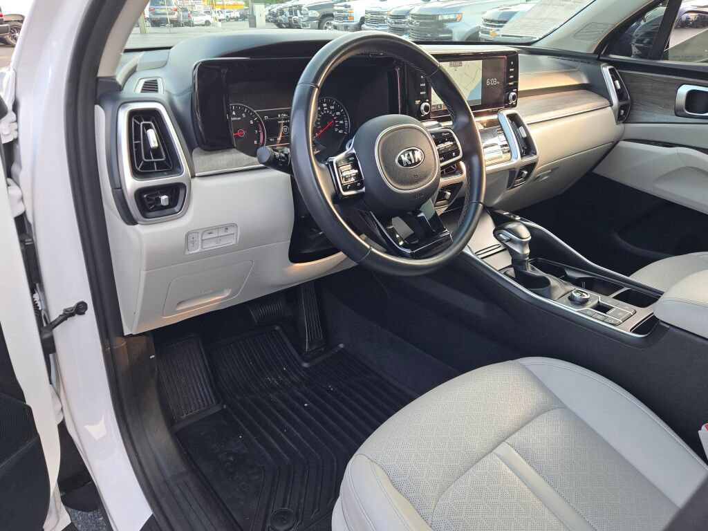 Used 2021 Kia Sorento EX w/ EX AWD X-Line Package image 25